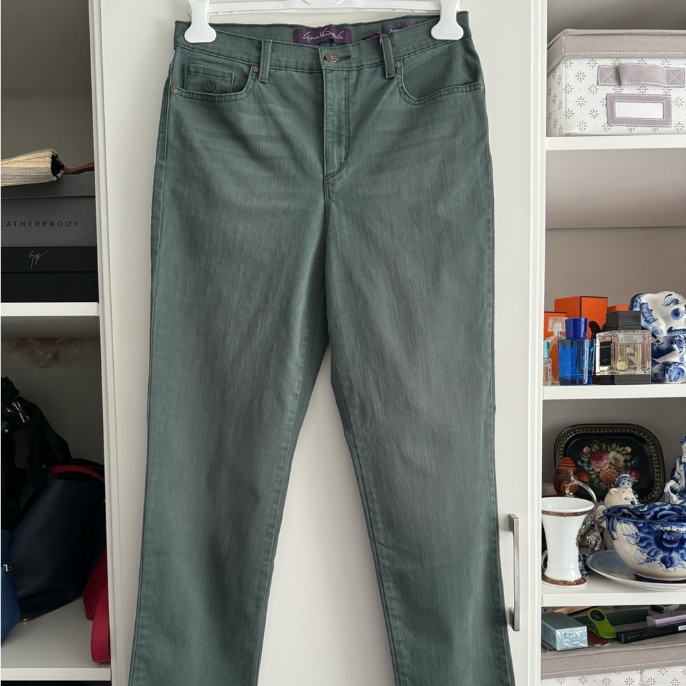 Gloria Vanderbilt, Amanda, Size 10, 98% Cotton 2% Elastane